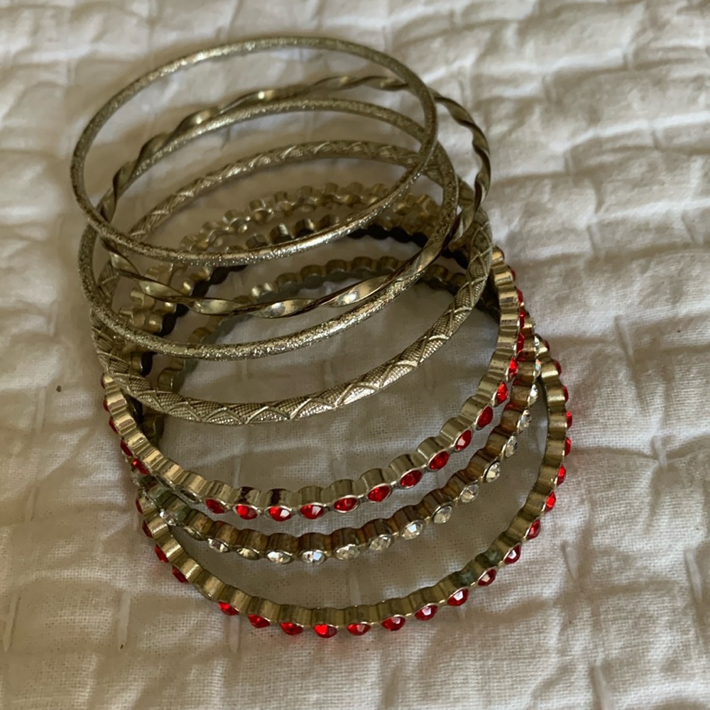 Buckle set of 7 bangles mixed metal